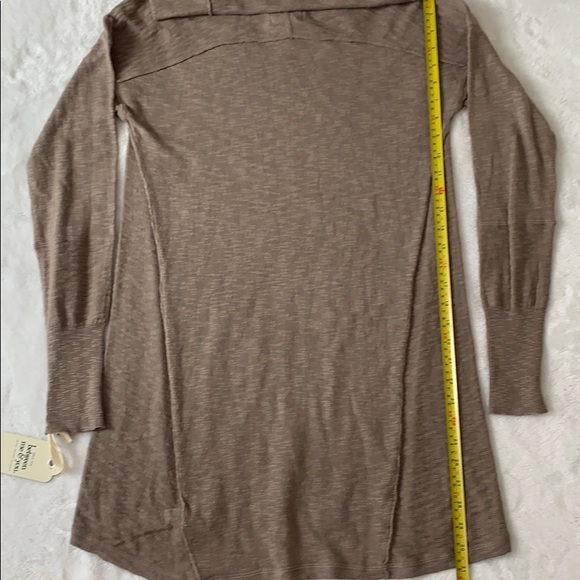 BNWT -“BETWEEN YOU AND ME” TAUPE OVERSIZED SWEATER - Picture 7 of 8